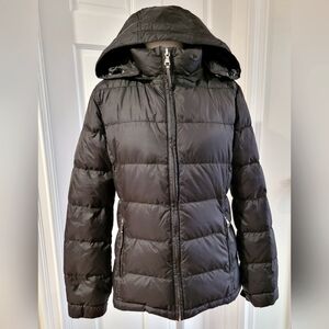 Tommy Hilfiger NWT down jacket. Size M- Fits very small!